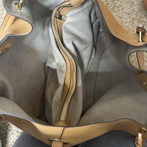 Elegant Tan Leather Tote Bag
